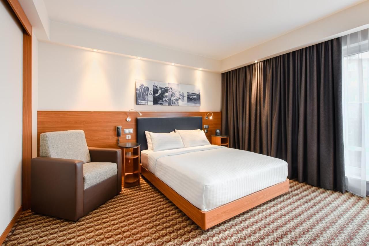 Отель Hampton by Hilton Warsaw Airport Варшава-6